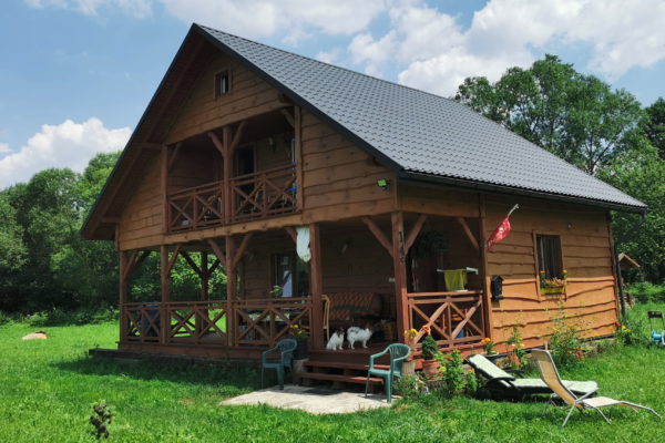 Dom drewniany Dąbrówka Starzeńska
